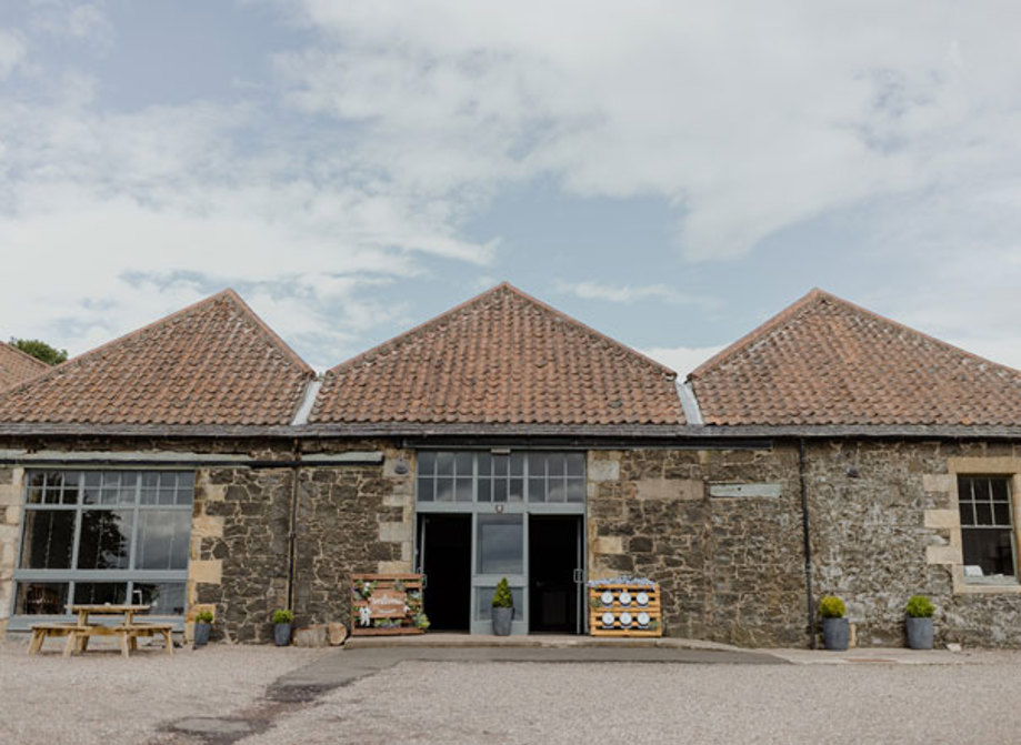 Pratis Barns exterior 