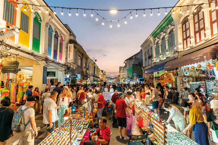 Phuket’s streets are filled with markets and stalls – brush up on your haggling skills, as prices are usually open to negotiation! (Photo: Shutterstock)