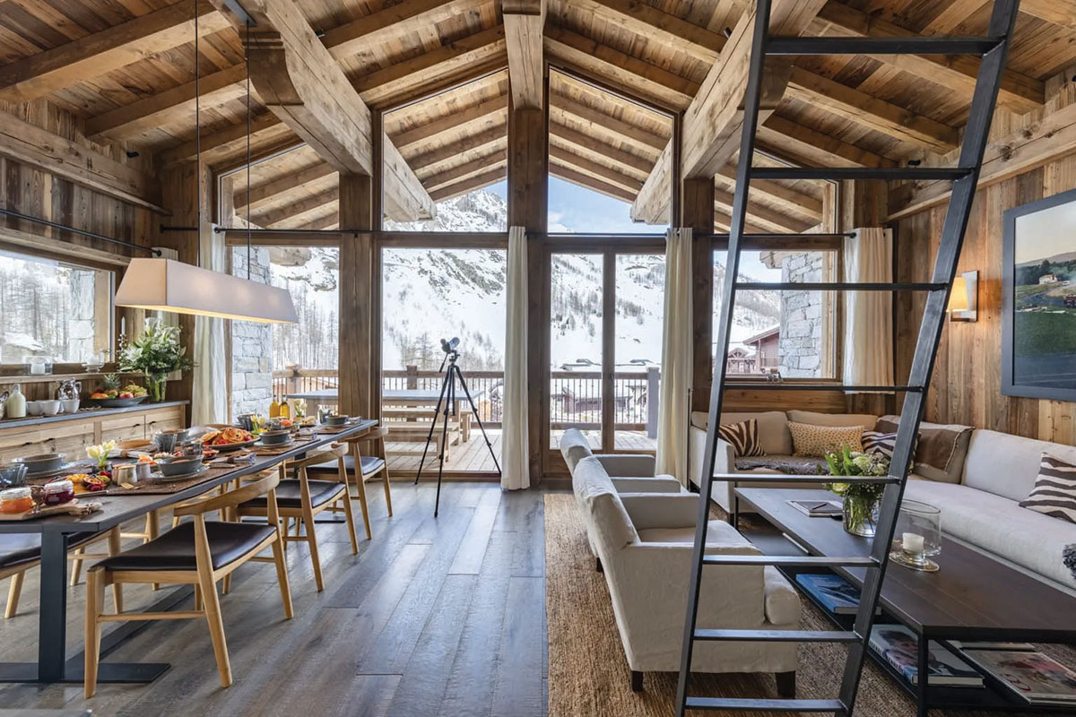 Luxury timber ski chalet with mountain views in Val d’Isère, France