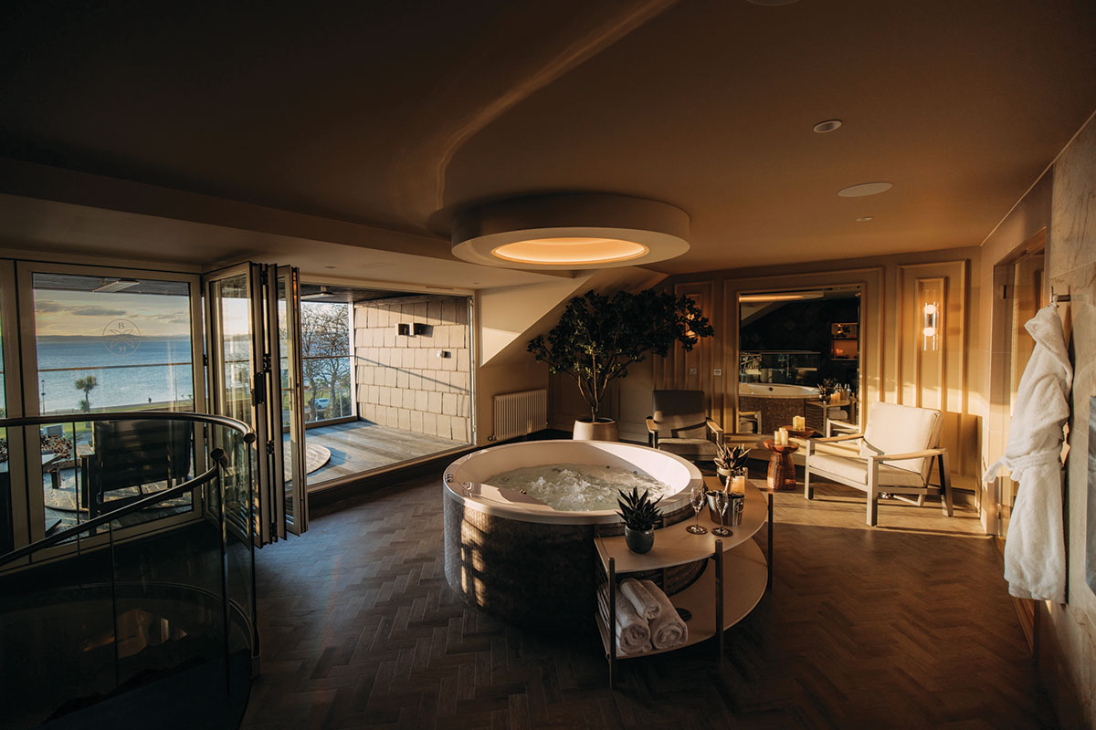 Spa bath in honeymoon suite at Brisbane House