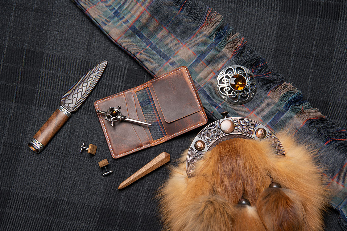 Scottish groom accessories including tartan, dress sporran, cufflinks and sgian dubh for a Highlandwear wedding outfit