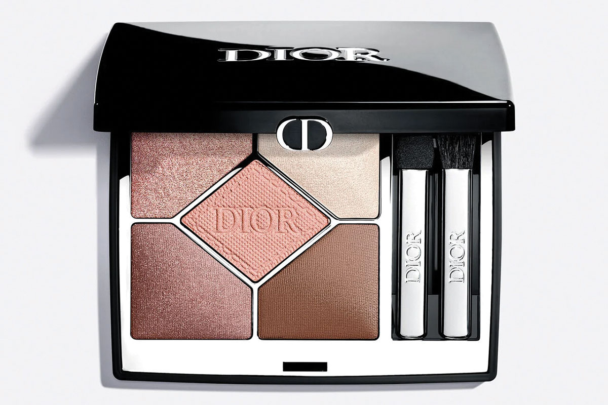 Diorshow 5 Couleurs eyeshadow palette in 649 Nude Dress, featuring five neutral pink, champagne and brown shades with two applicators