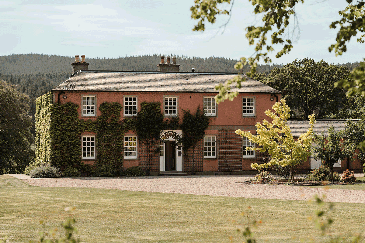 Ballogie House and surrounding lawn