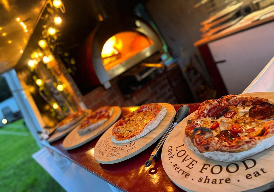 Tie The Knot Scotland | Wood Fired Pizza Truck