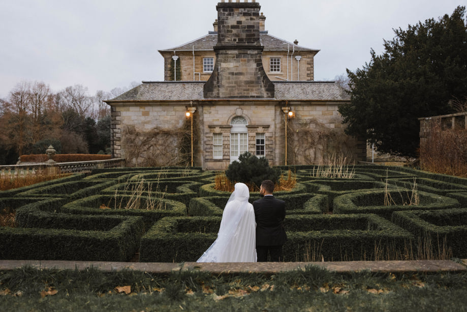 Bride and groom in Parterre gardens