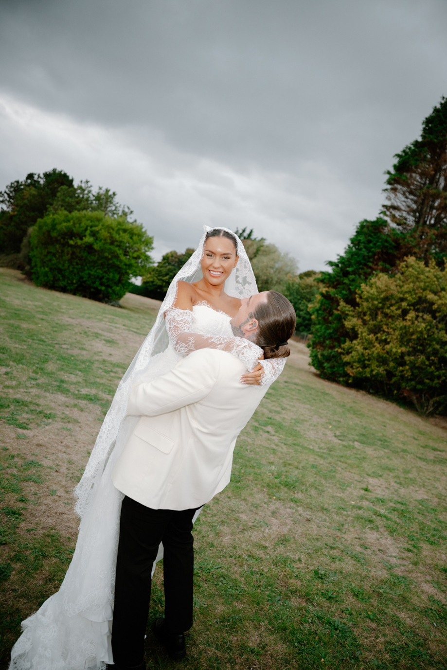 Outdoor bride & groom portrait Dundee wedding by Kamila Pickles Photography